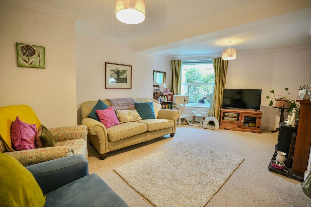 Property photo 3 of 14