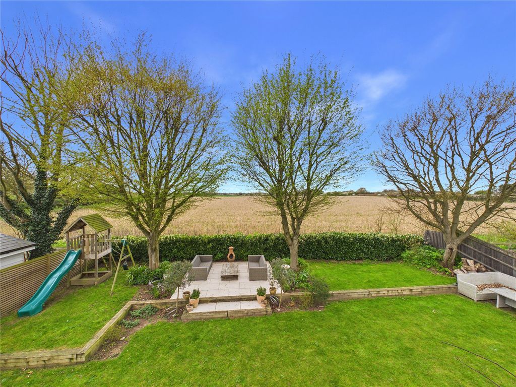 Property photo 2 of 23 Picture No. 02