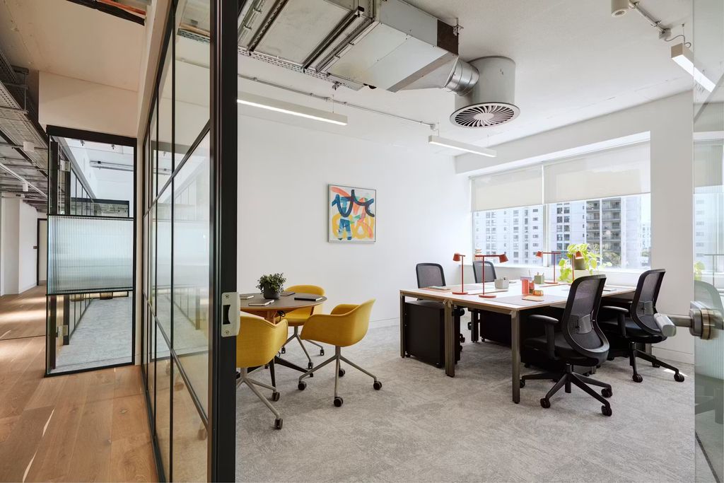 Property photo 2 of 16 Office
