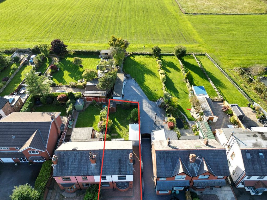 Property photo 2 of 25