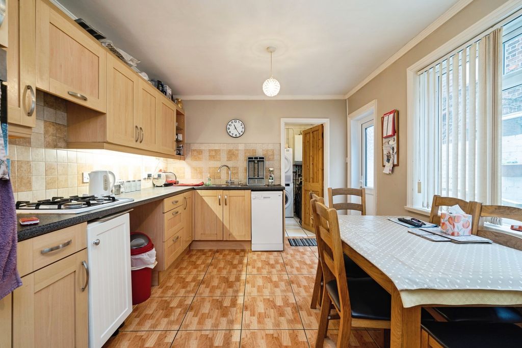 Property photo 2 of 17 Photo