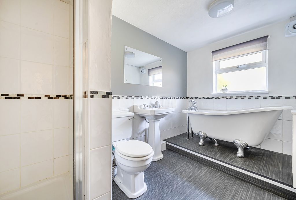 Property photo 2 of 20 1353802-9-68c42E1...