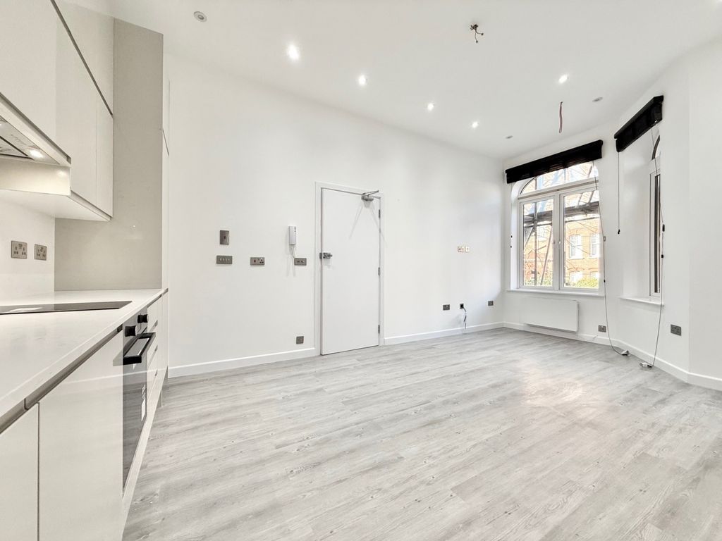 Property photo 2 of 11 Gallery