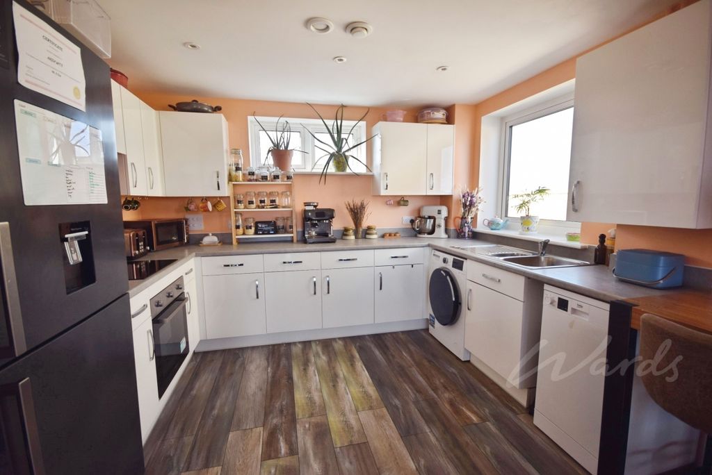 Property photo 2 of 7 Starboard Kitchen