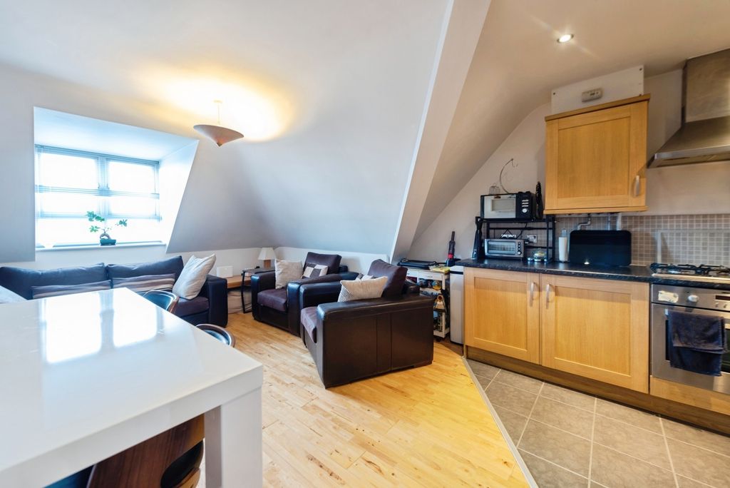 Property photo 3 of 10 Pbox-Img.Jpg