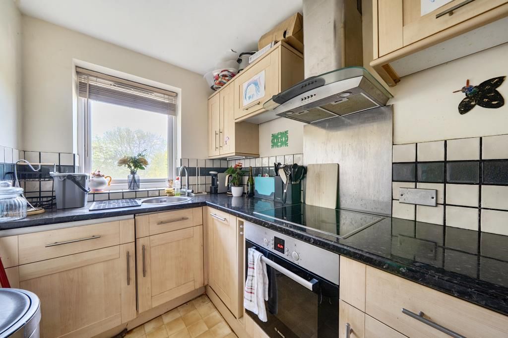 Property photo 2 of 19 Kitchen