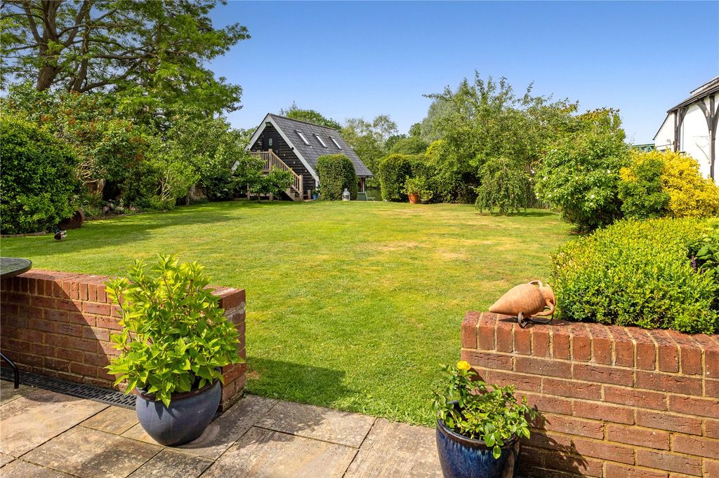 Property photo 3 of 21 Garden