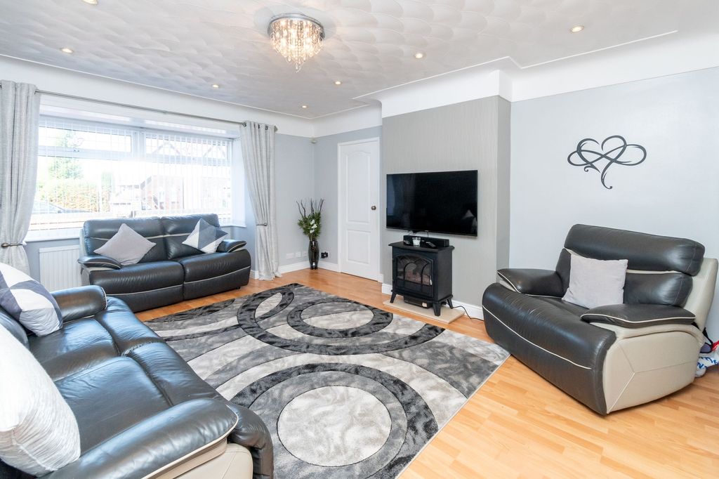 Property photo 2 of 42