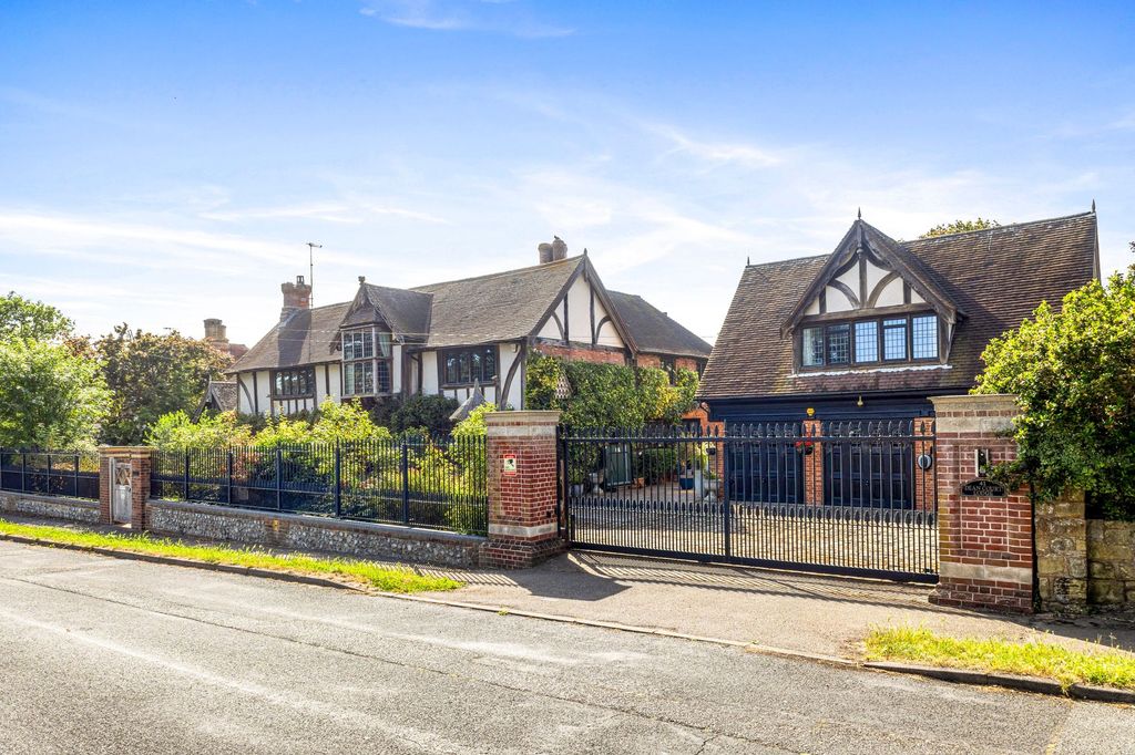 Property photo 2 of 52