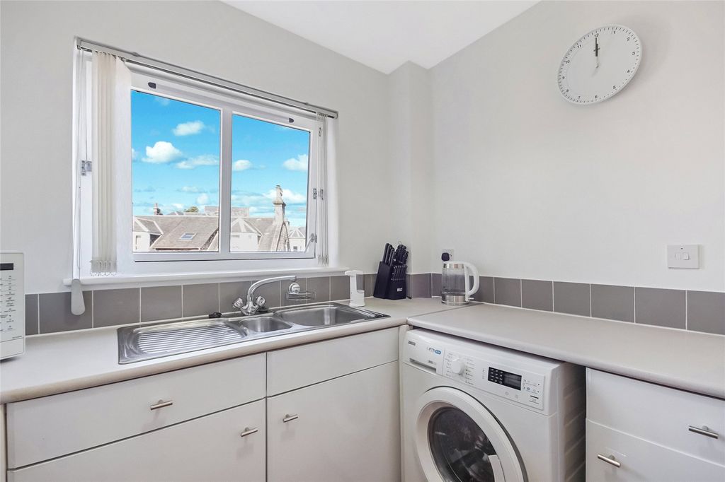 Property photo 3 of 21 Picture No. 08