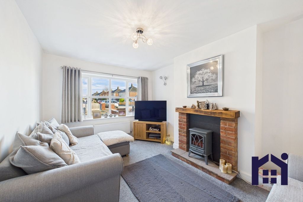 Property photo 2 of 19 Living Room