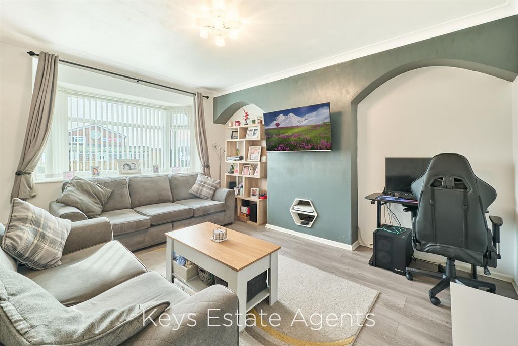 Property photo 3 of 22 P1649747_Hdr.Jpg