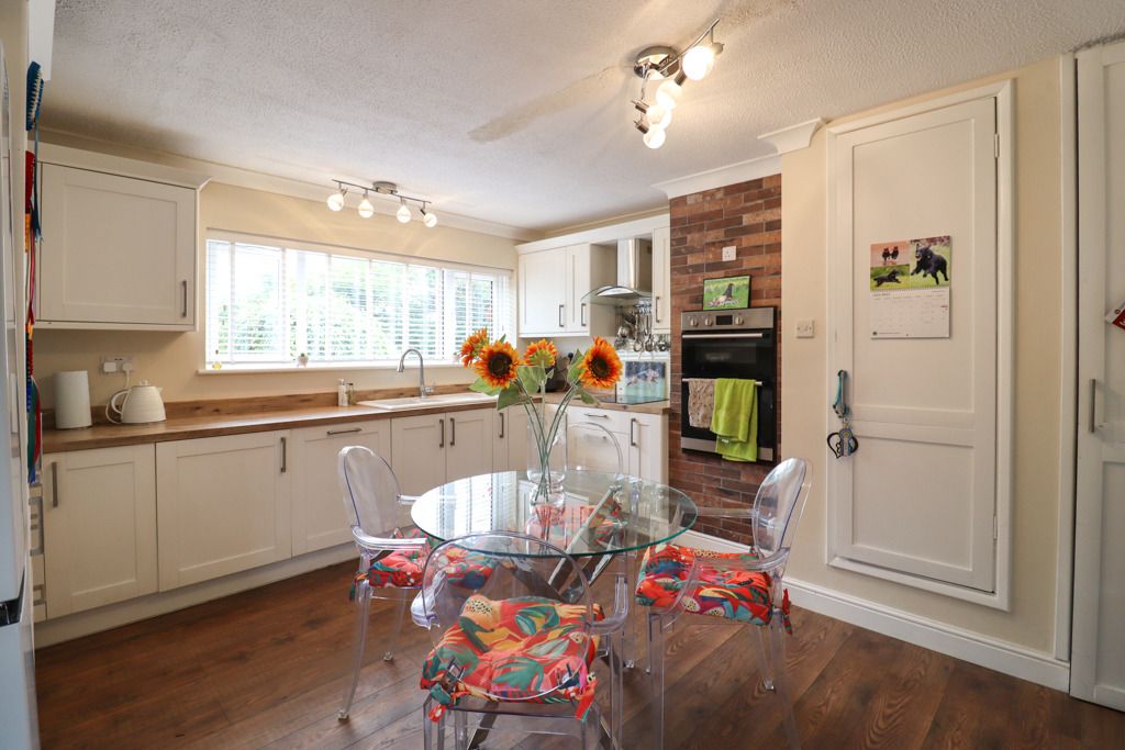 Property photo 3 of 16 3869924