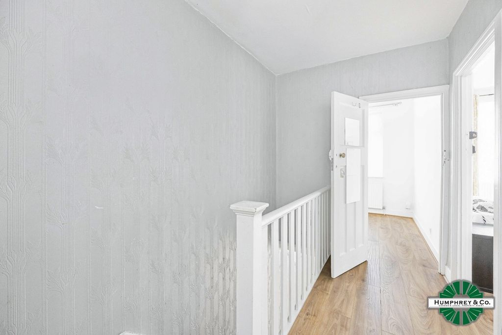 Property photo 3 of 4 Pbox-Img.Jpg