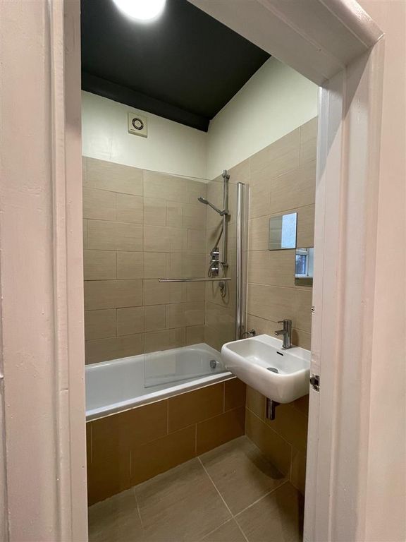 Property photo 3 of 9 Bathroom Use.Jpg