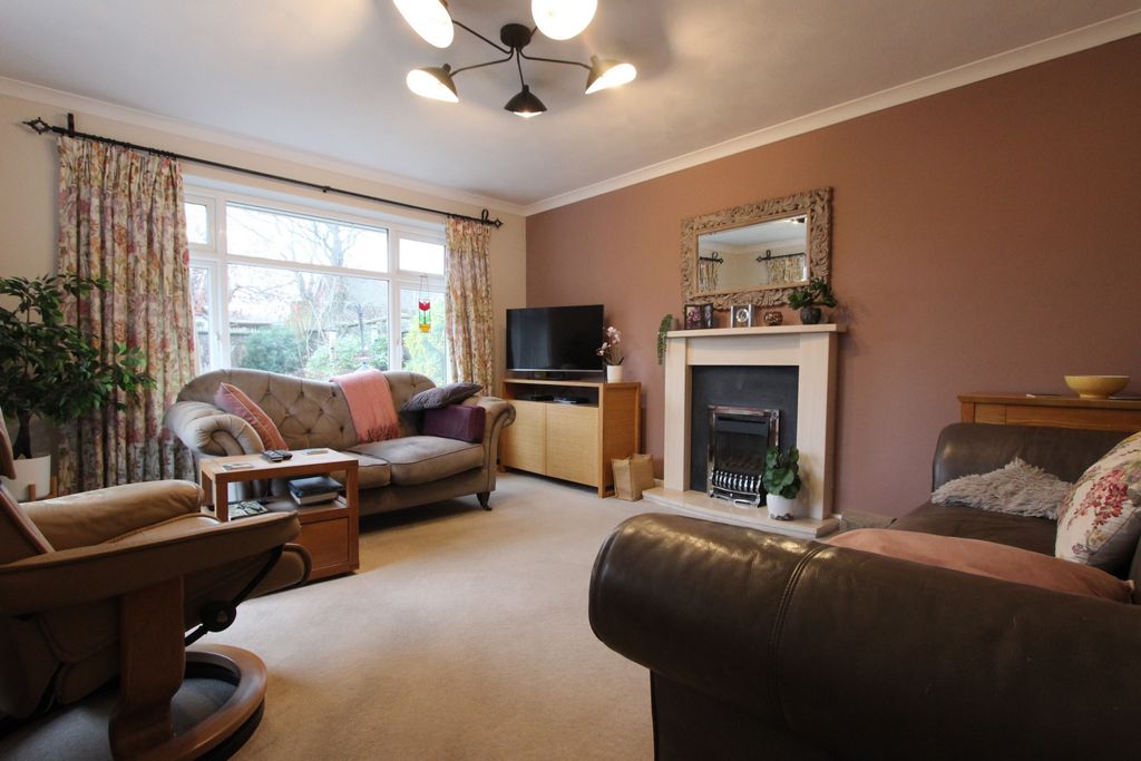 Property photo 2 of 15 Photo 17