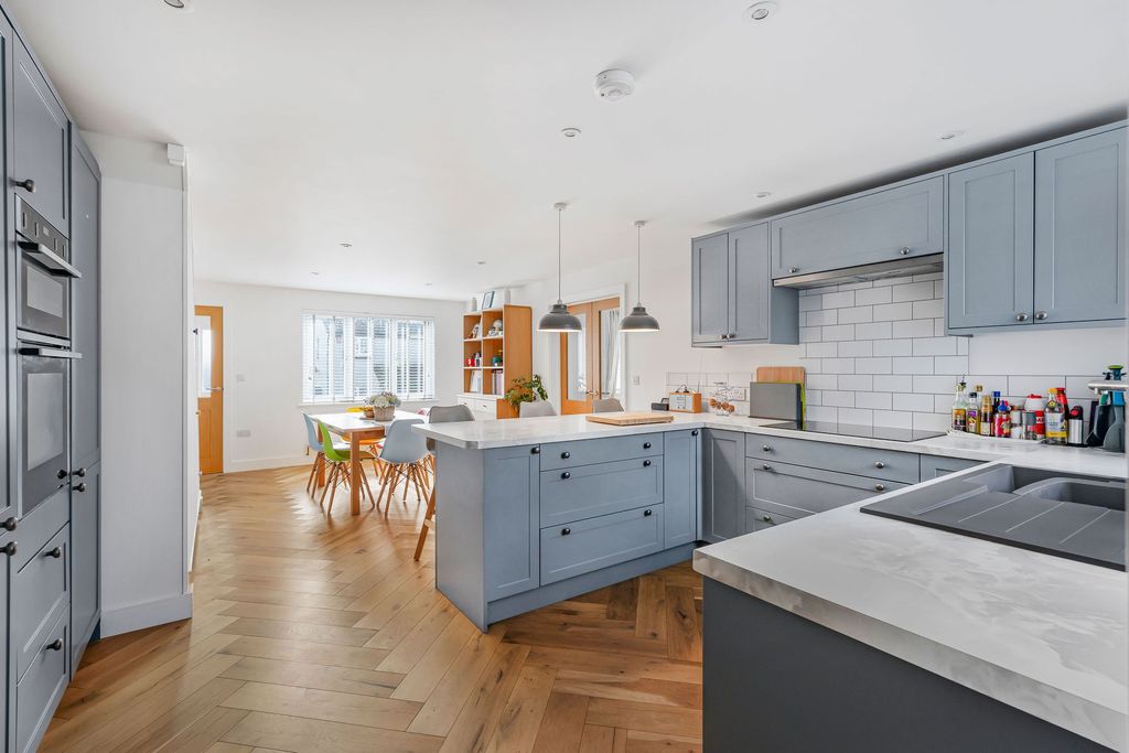 Property photo 1 of 26