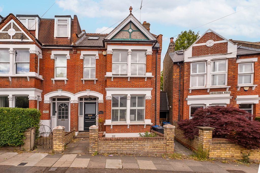 Property photo 1 of 32