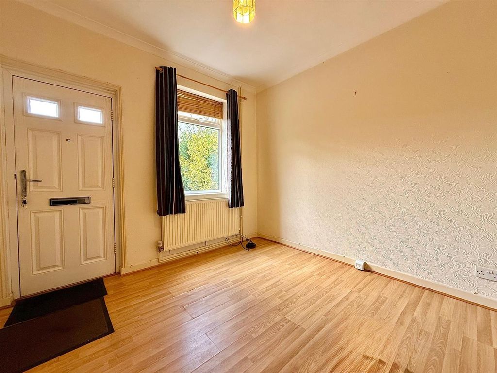 Property photo 3 of 10 Sitting Room