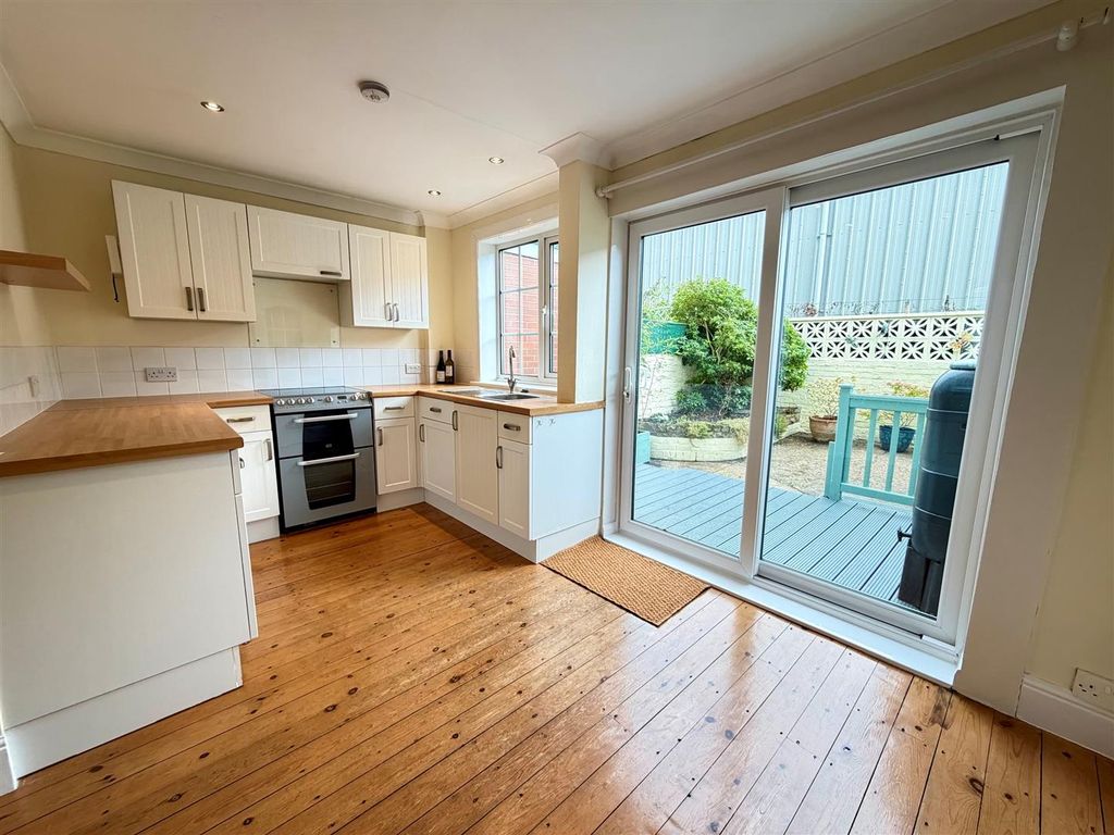 Property photo 3 of 10 1.Jpg