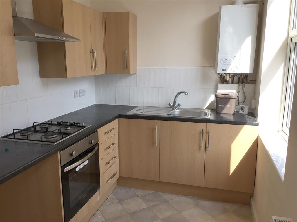 Property photo 1 of 4 Kitchen.Jpg