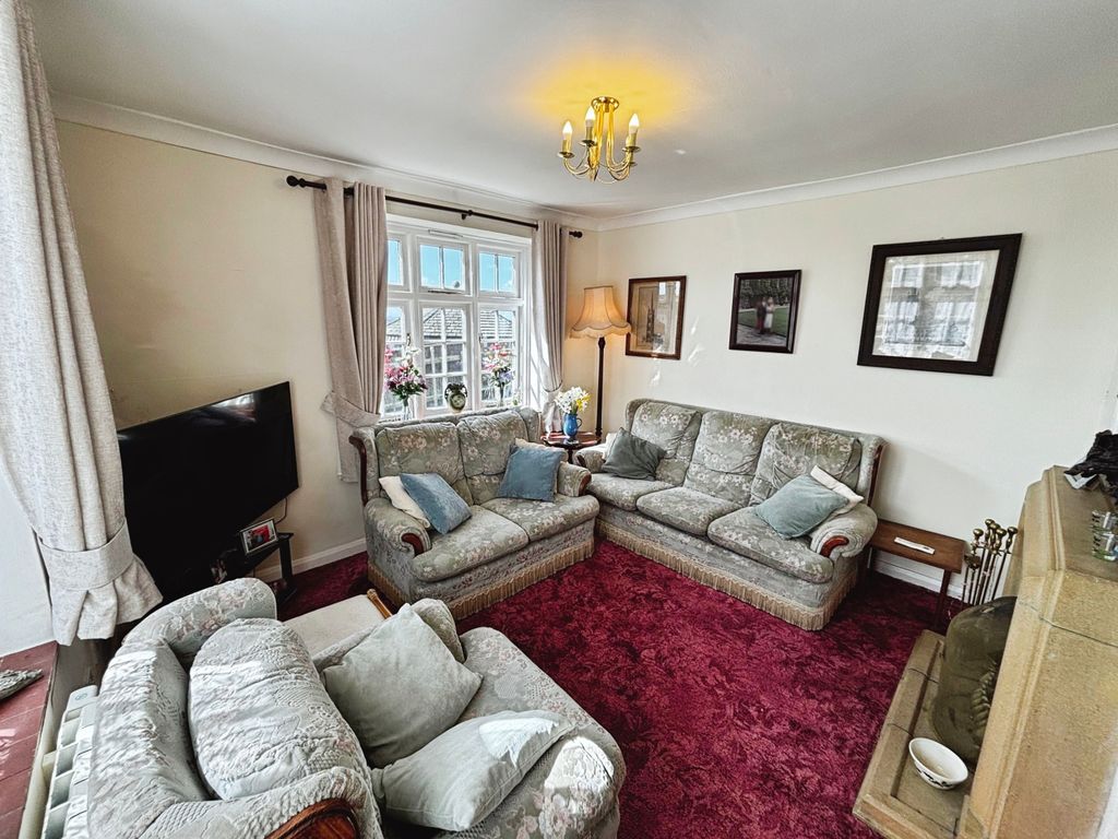 Property photo 2 of 25