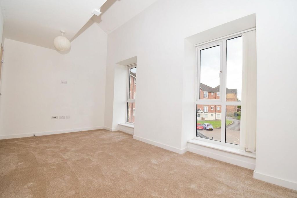 Property photo 3 of 8