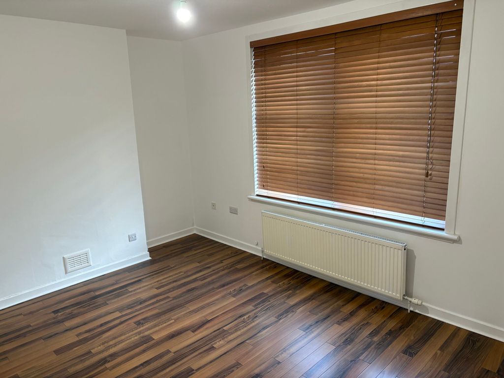 Property photo 3 of 11 Photo 3