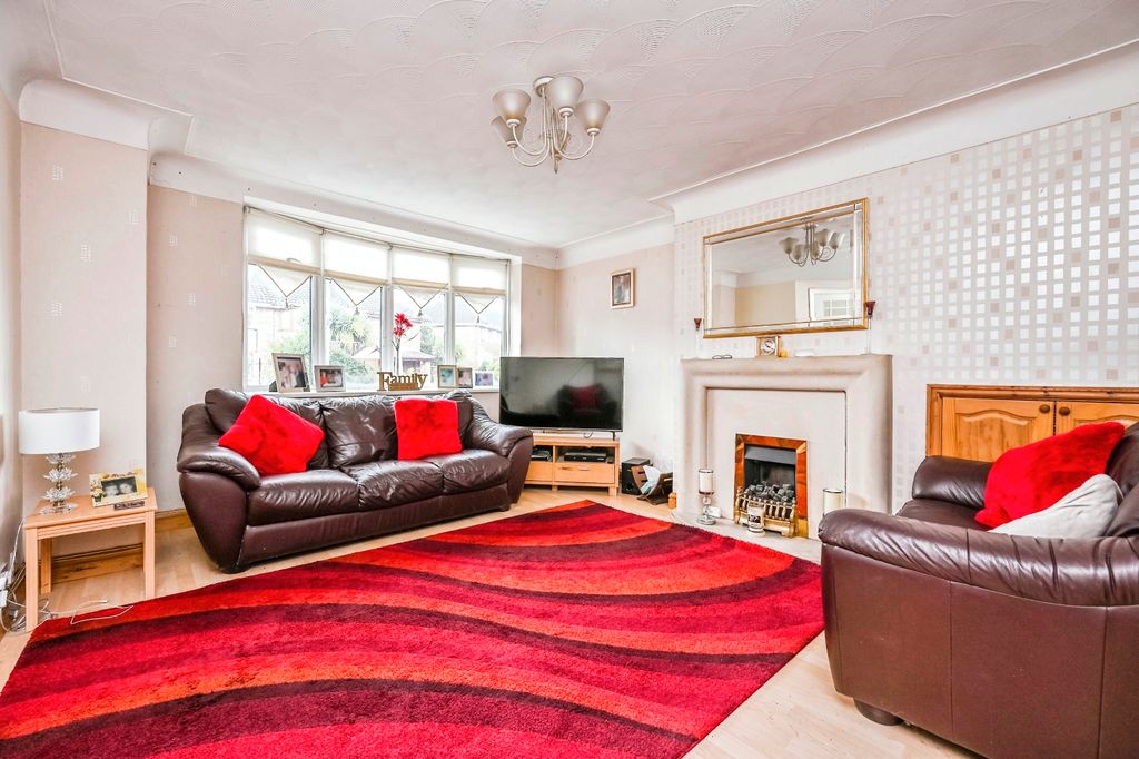 Property photo 3 of 17 Photography