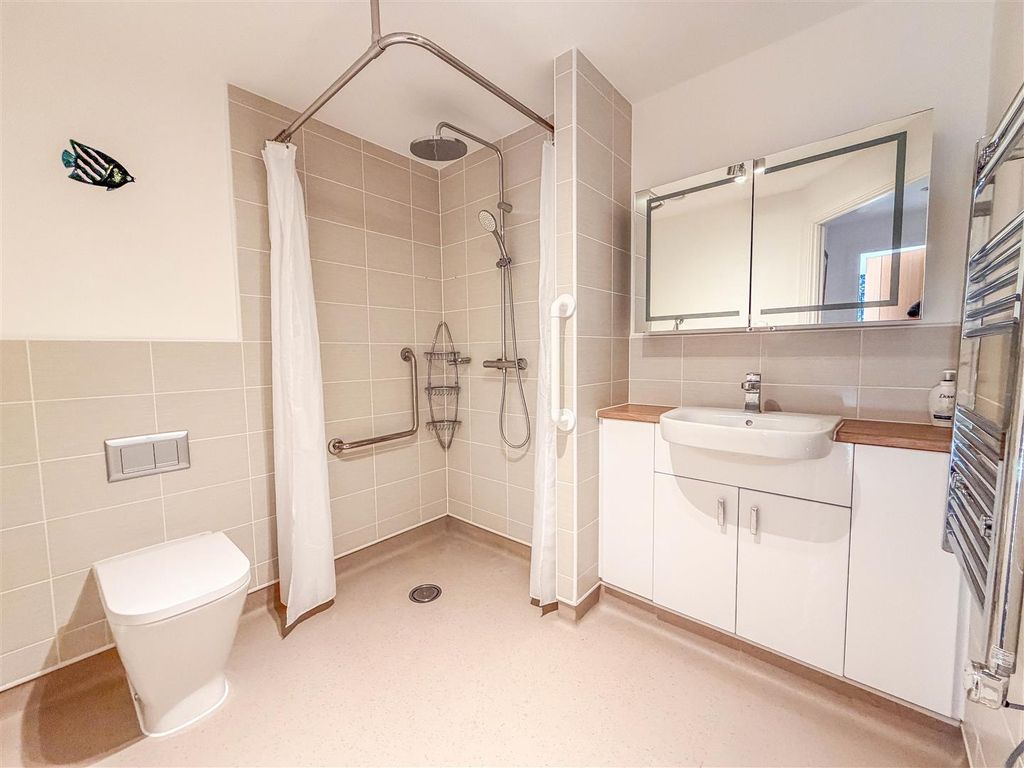 Additional image 13 of 2 bed flat for saleEdward House, Pegs Lane, Hertford SG13