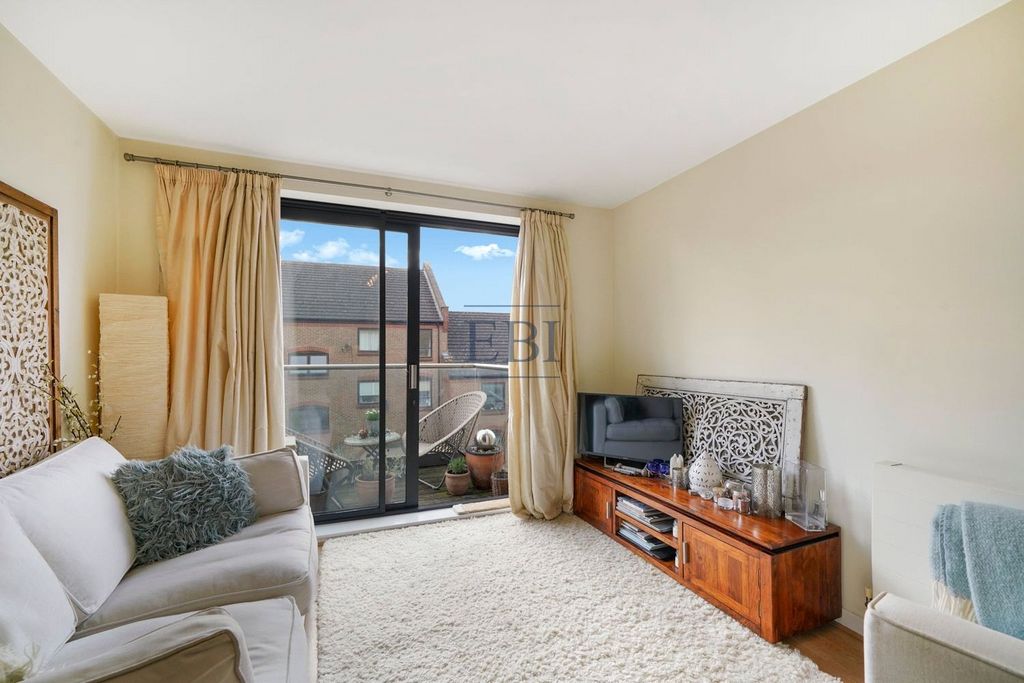 Property photo 1 of 17 Picture No. 01