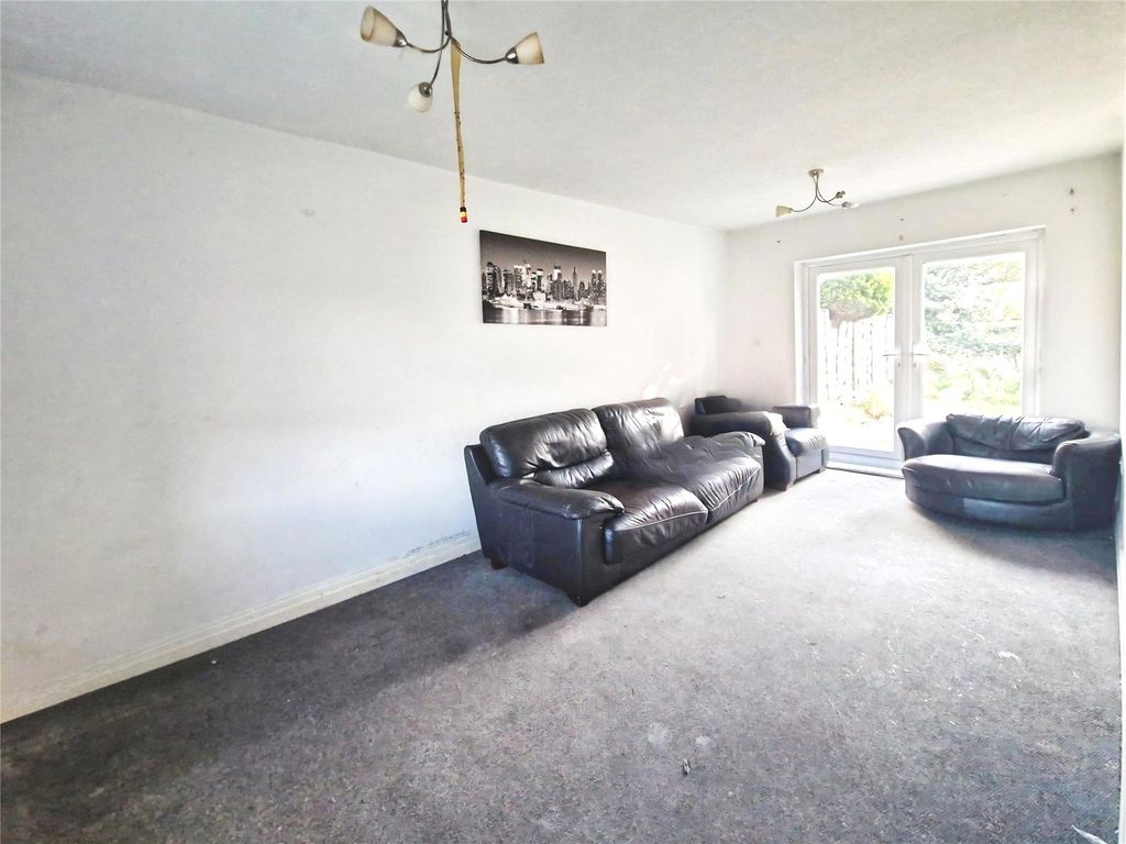 Property photo 2 of 13 Picture No. 16