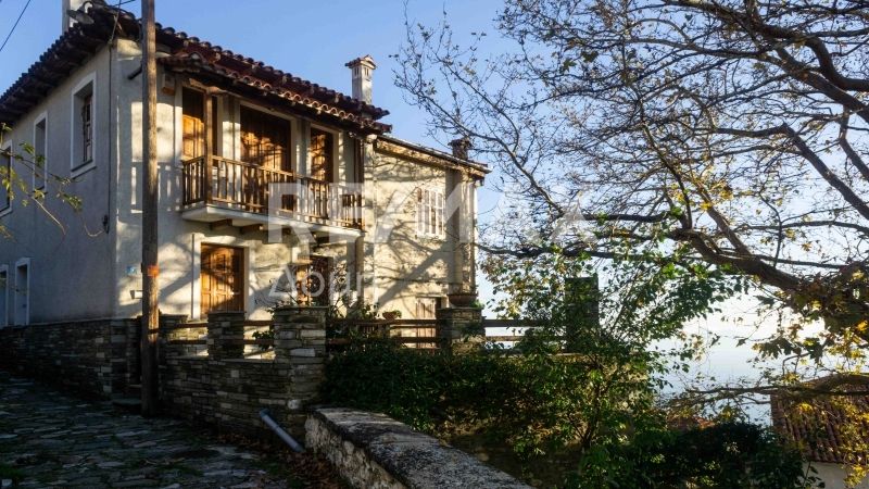 Property photo 1 of 33