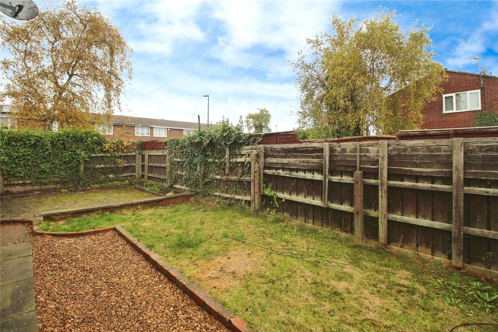 Property photo 3 of 16 Garden