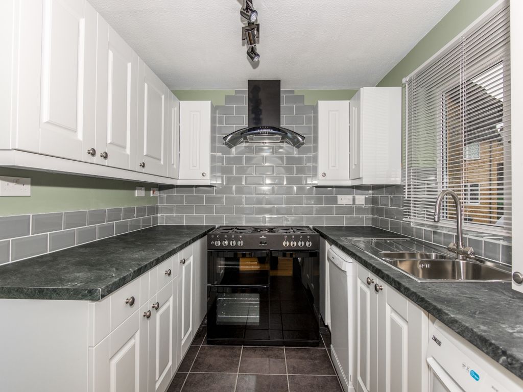 Property photo 2 of 8 Kitchen2