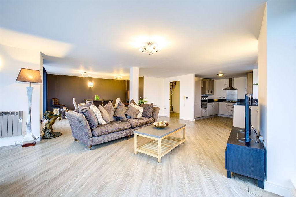 Property photo 3 of 26 06.Jpg