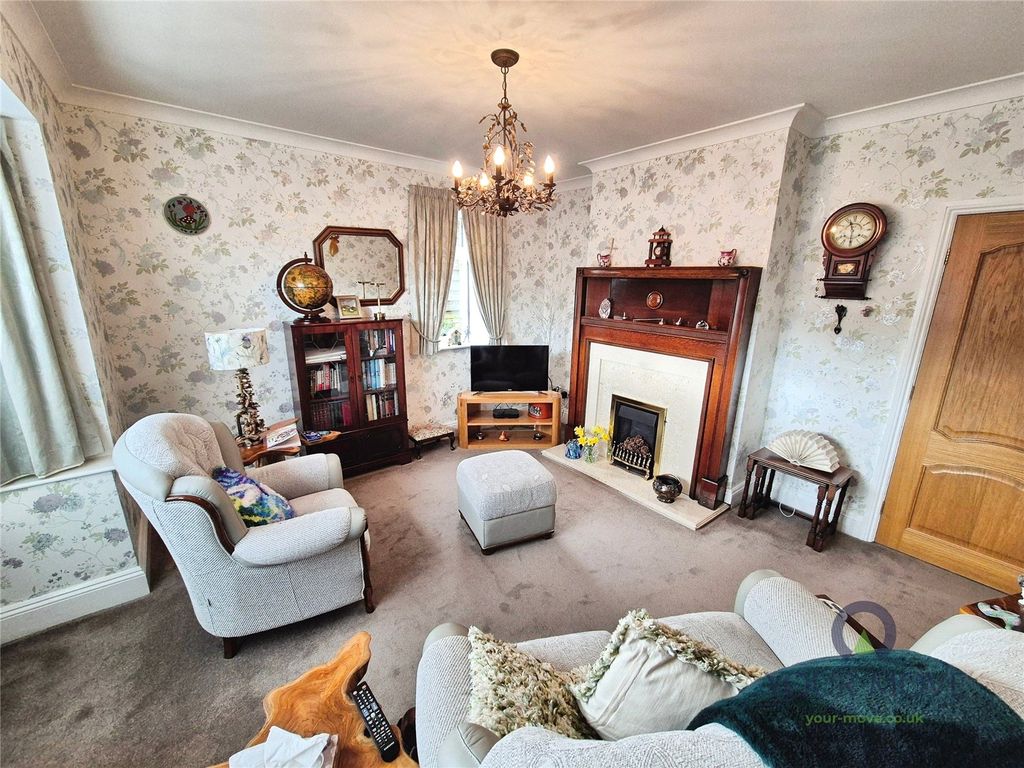 Property photo 2 of 14 Lounge