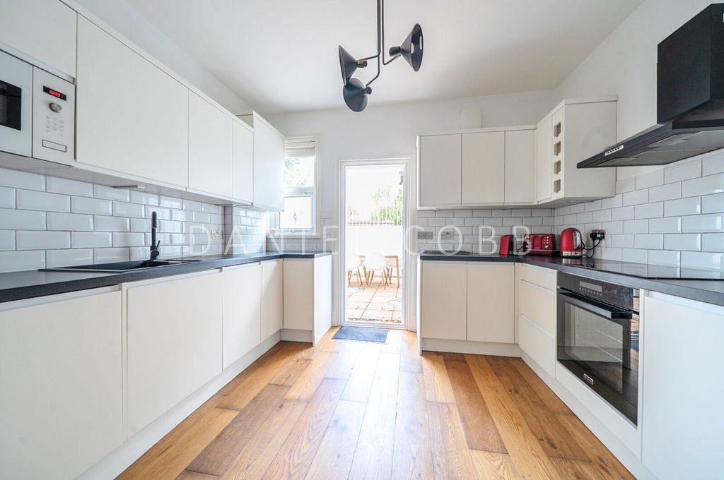 Property photo 3 of 17