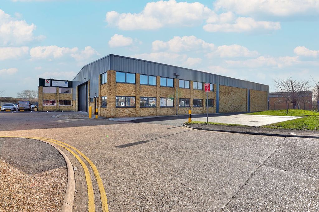 Property photo 1 of 12 Front Aspect