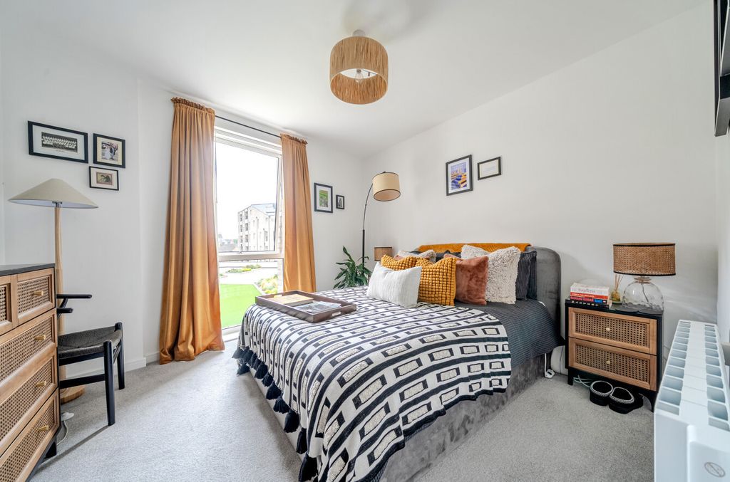 Property photo 3 of 15 1326669-3-6876451...