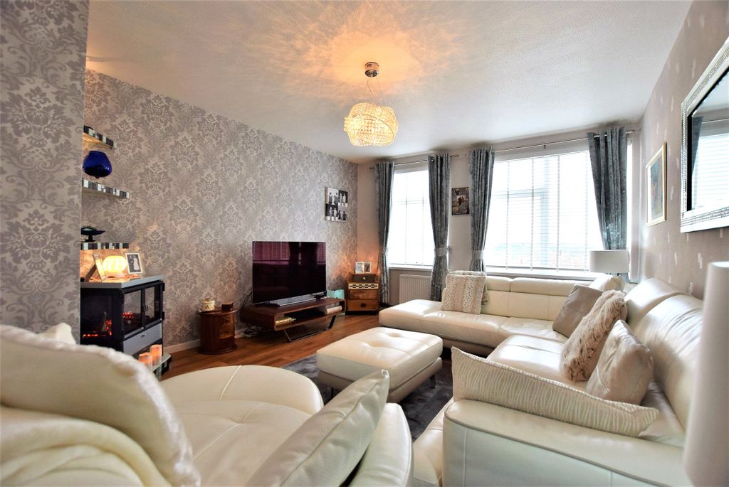 Property photo 1 of 10 Lounge Two