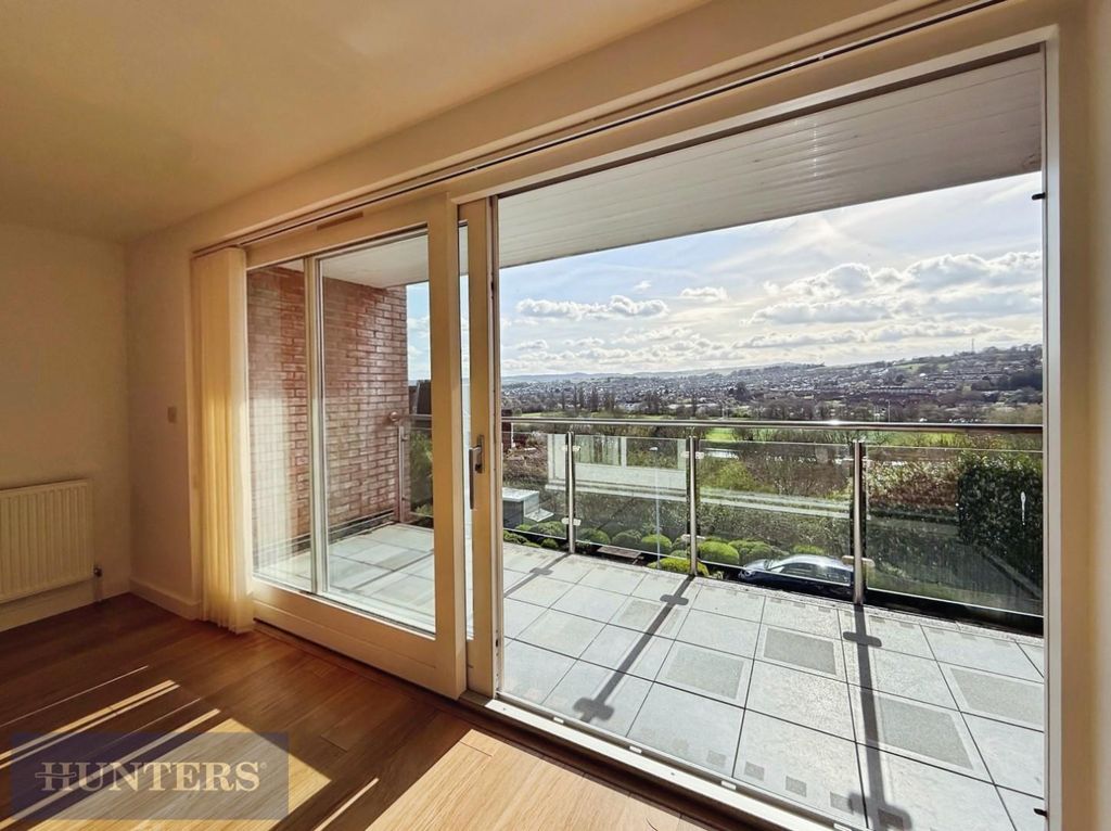 Property photo 2 of 22 Tlc_E2c7B6Eb-Ea20-4867-Bc5d-407E7A226782_94A30Ef.J