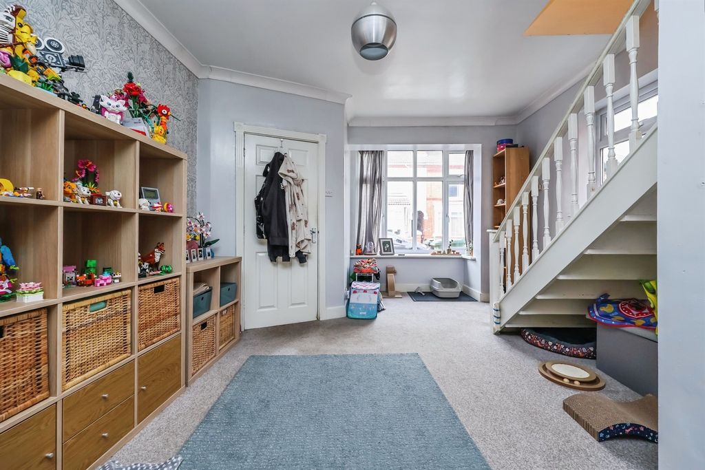 Property photo 3 of 16