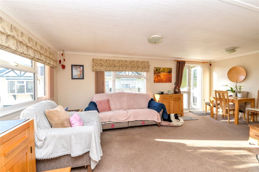 Property photo 2 of 15 Picture No. 04