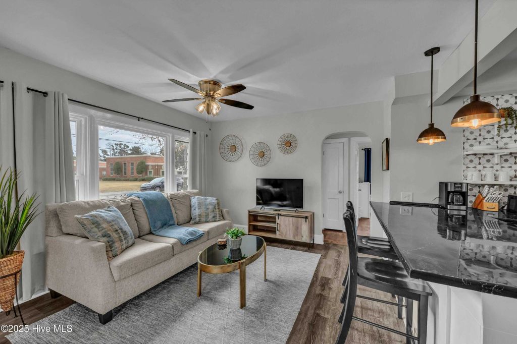 Property photo 2 of 23 <Alttext/>