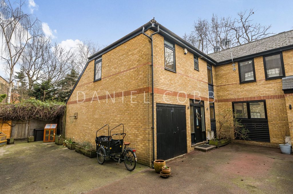 Property photo 1 of 25