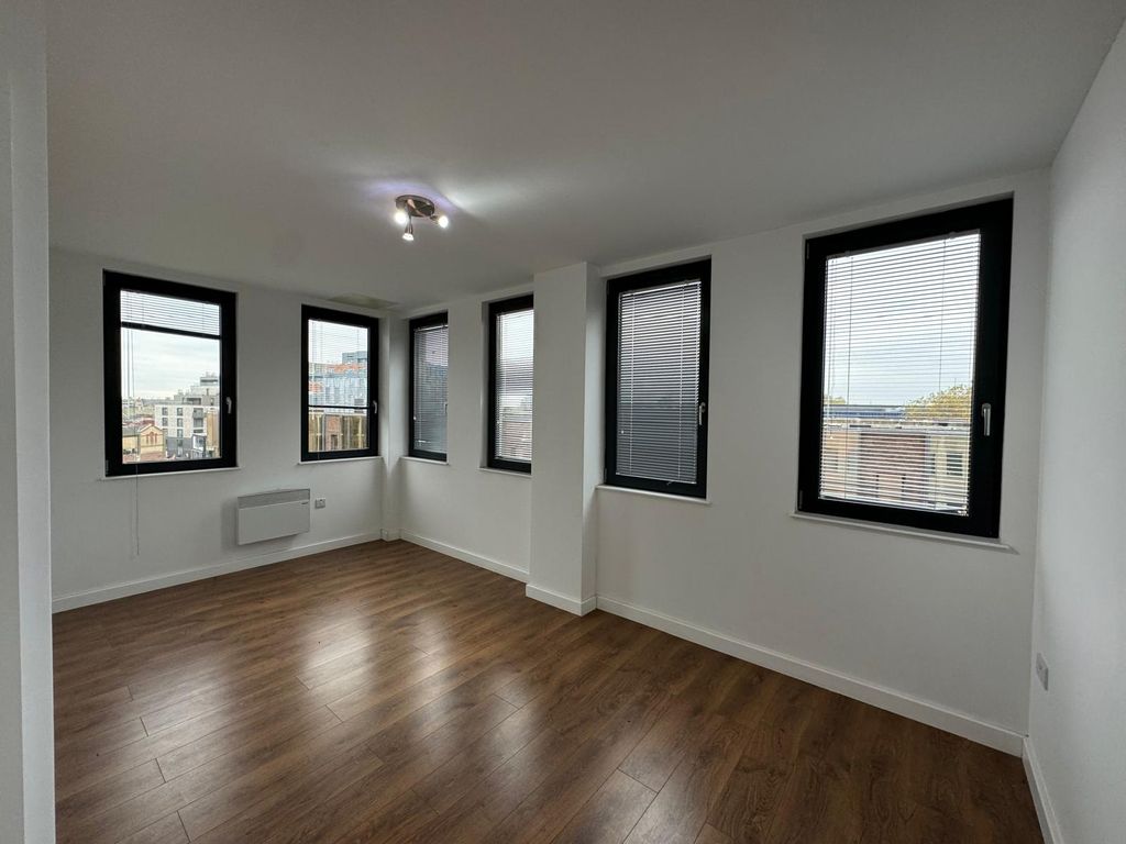 Property photo 1 of 3 Bedroom 1