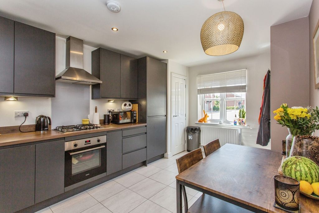 Property photo 3 of 19 Pbox-Img.Jpg