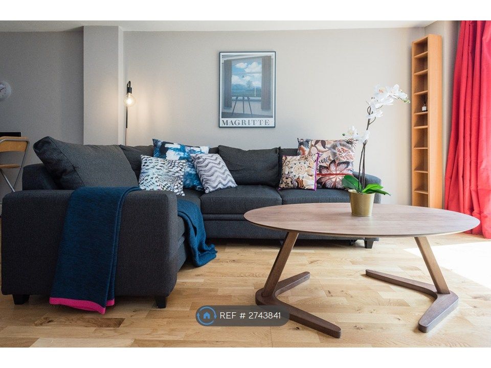 Property photo 2 of 16 Modern Living Room - Sofa