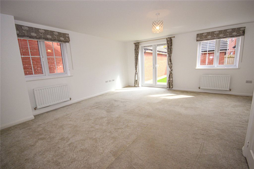 Property photo 3 of 9 Picture No. 02